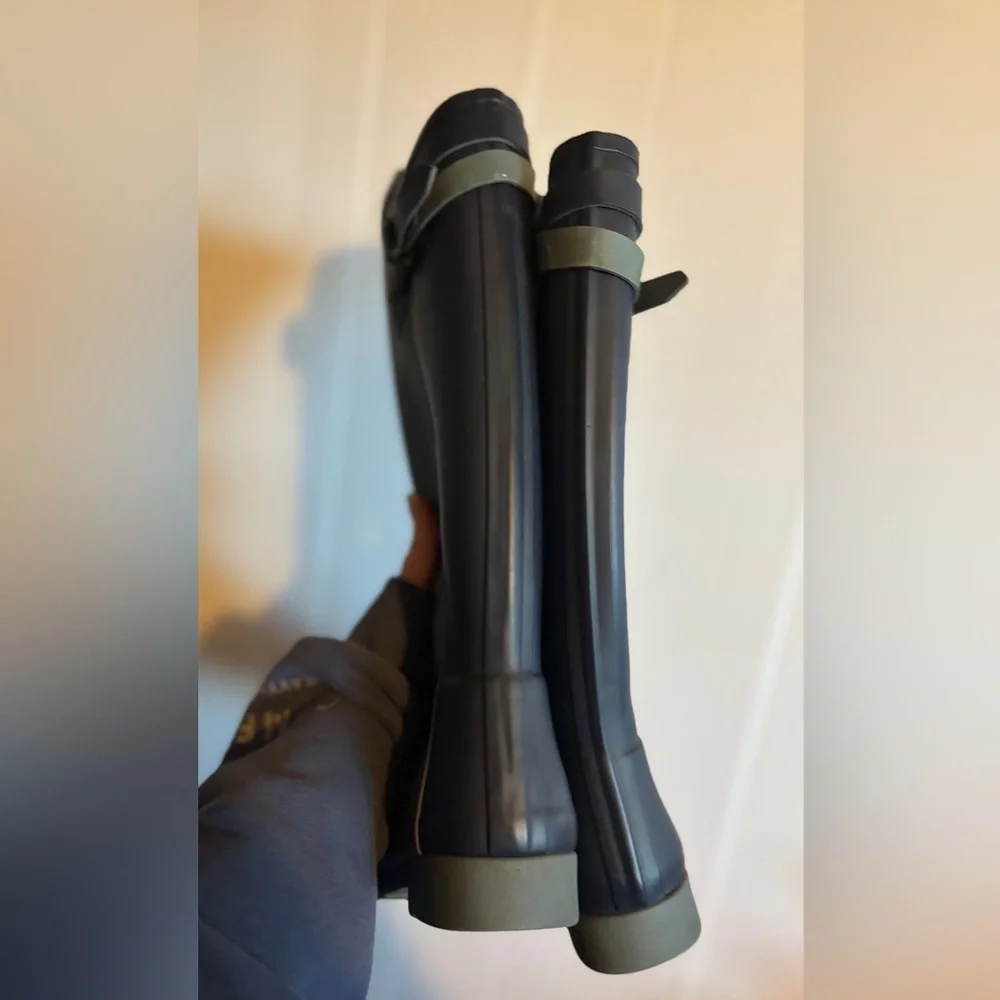 Hunter Classic Black Waterproof Boots - Picture 6 of 11